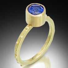 Load image into Gallery viewer, Sri Lanka Blue Sapphire Gold Ring