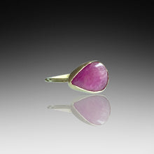 Load image into Gallery viewer, Smooth Cabochon Gold Ruby Ring