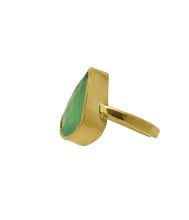 Load image into Gallery viewer, Chrysoprase Gold Ring