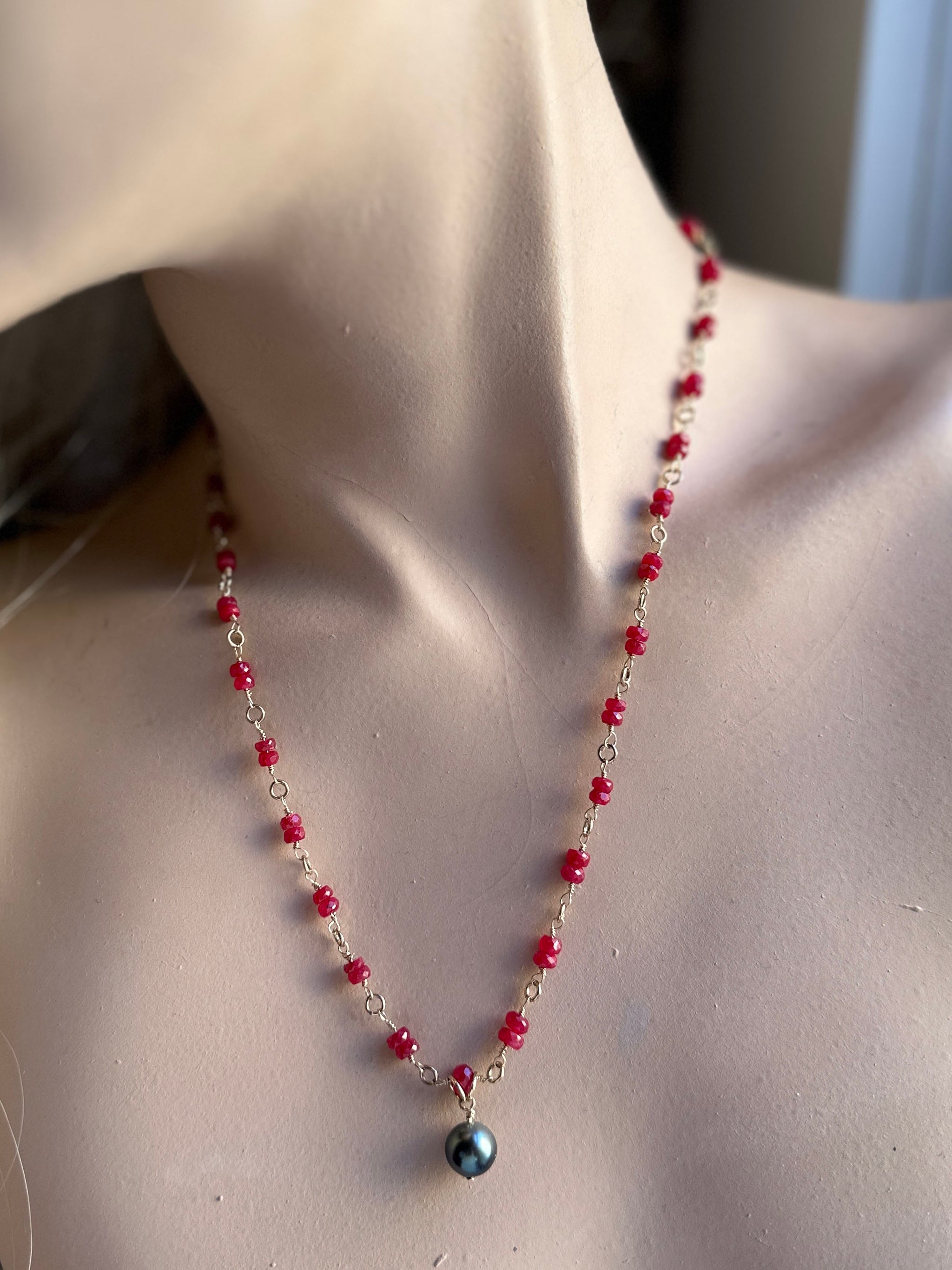 TATIANA☆Ribbon Candy Pearl Necklace Heidi Daus Ribbon Candy Glass Pearl and Crystal Necklace