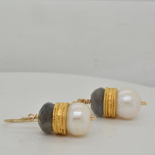 Load image into Gallery viewer, Gold Earring with Pearl and Labradorite
